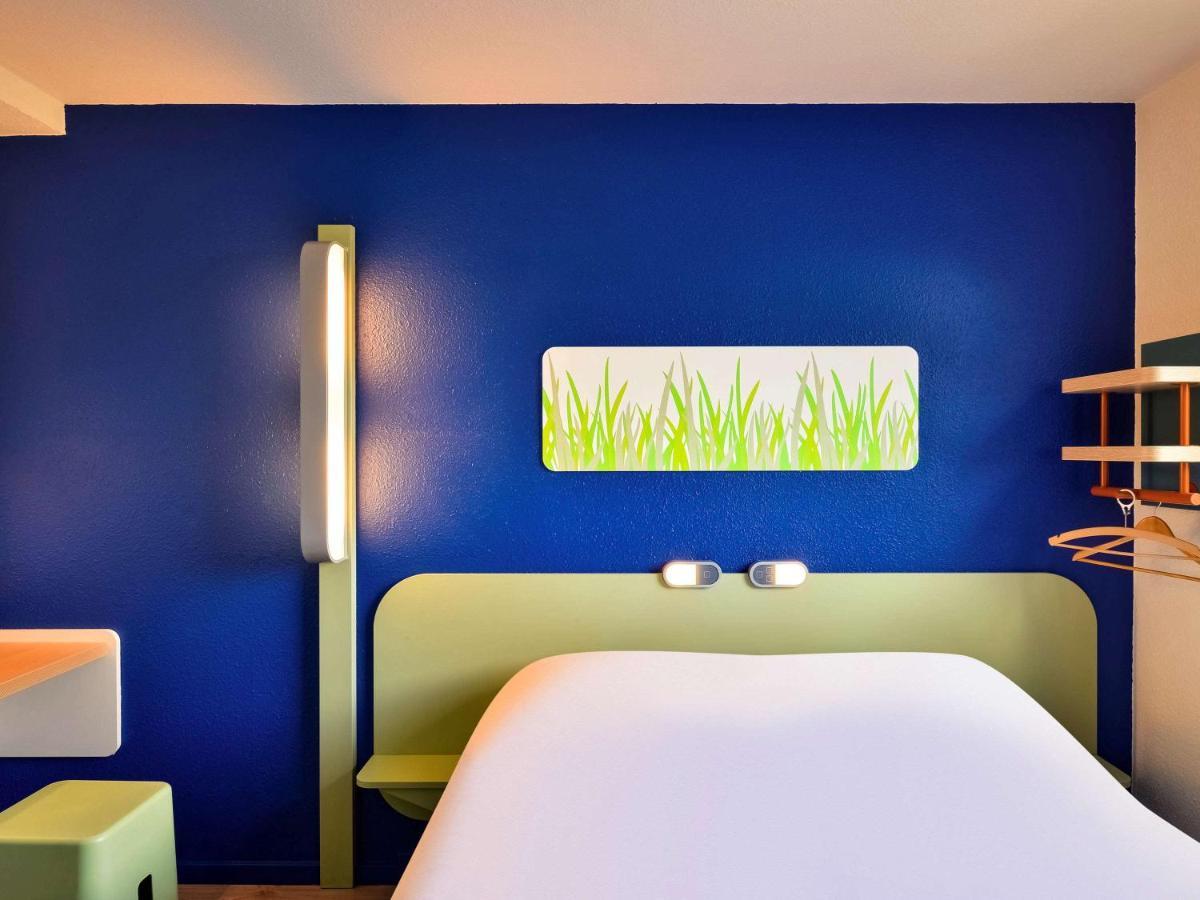 Ibis Budget Versailles - Трап Экстерьер фото