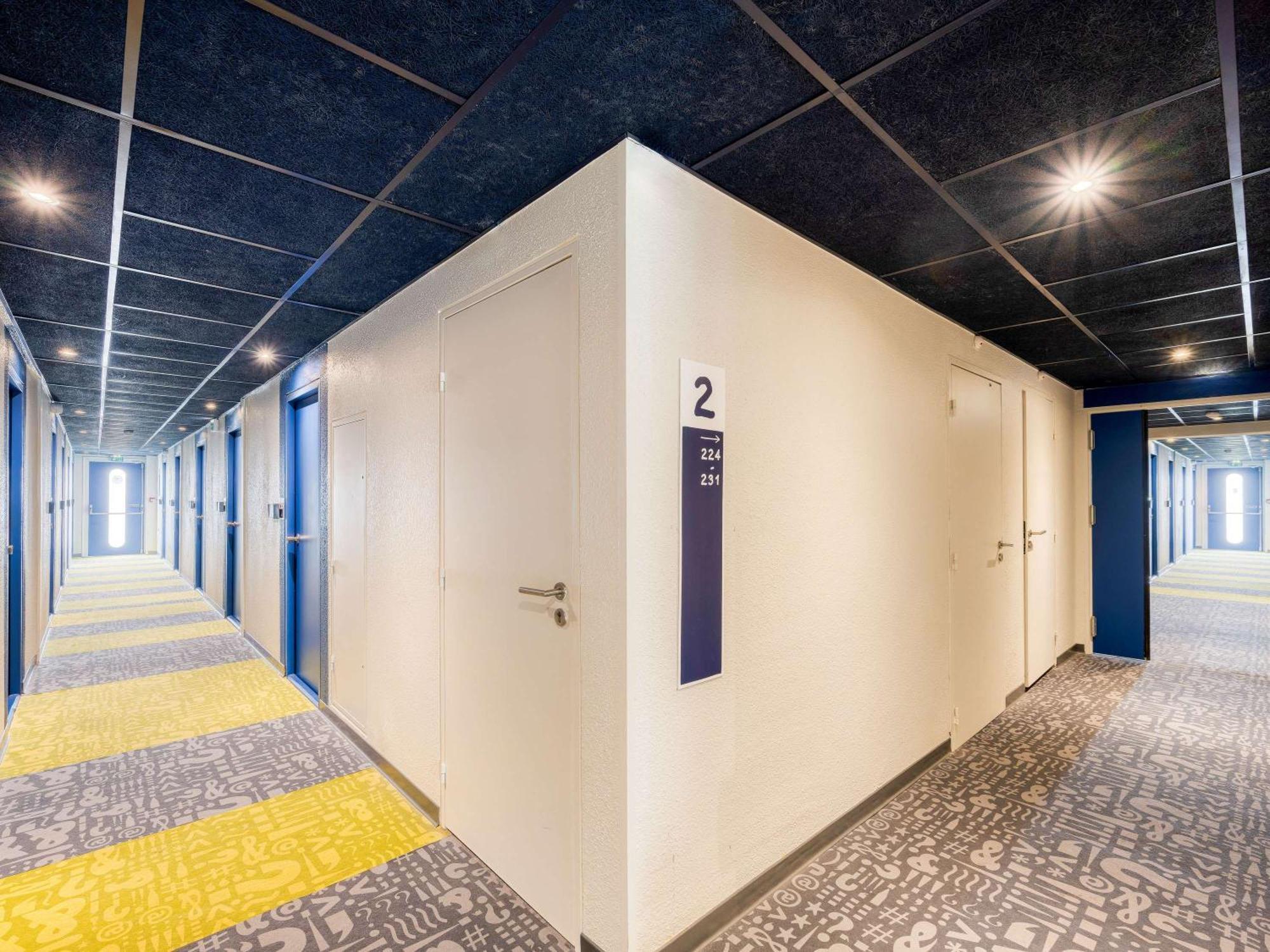 Ibis Budget Versailles - Трап Экстерьер фото