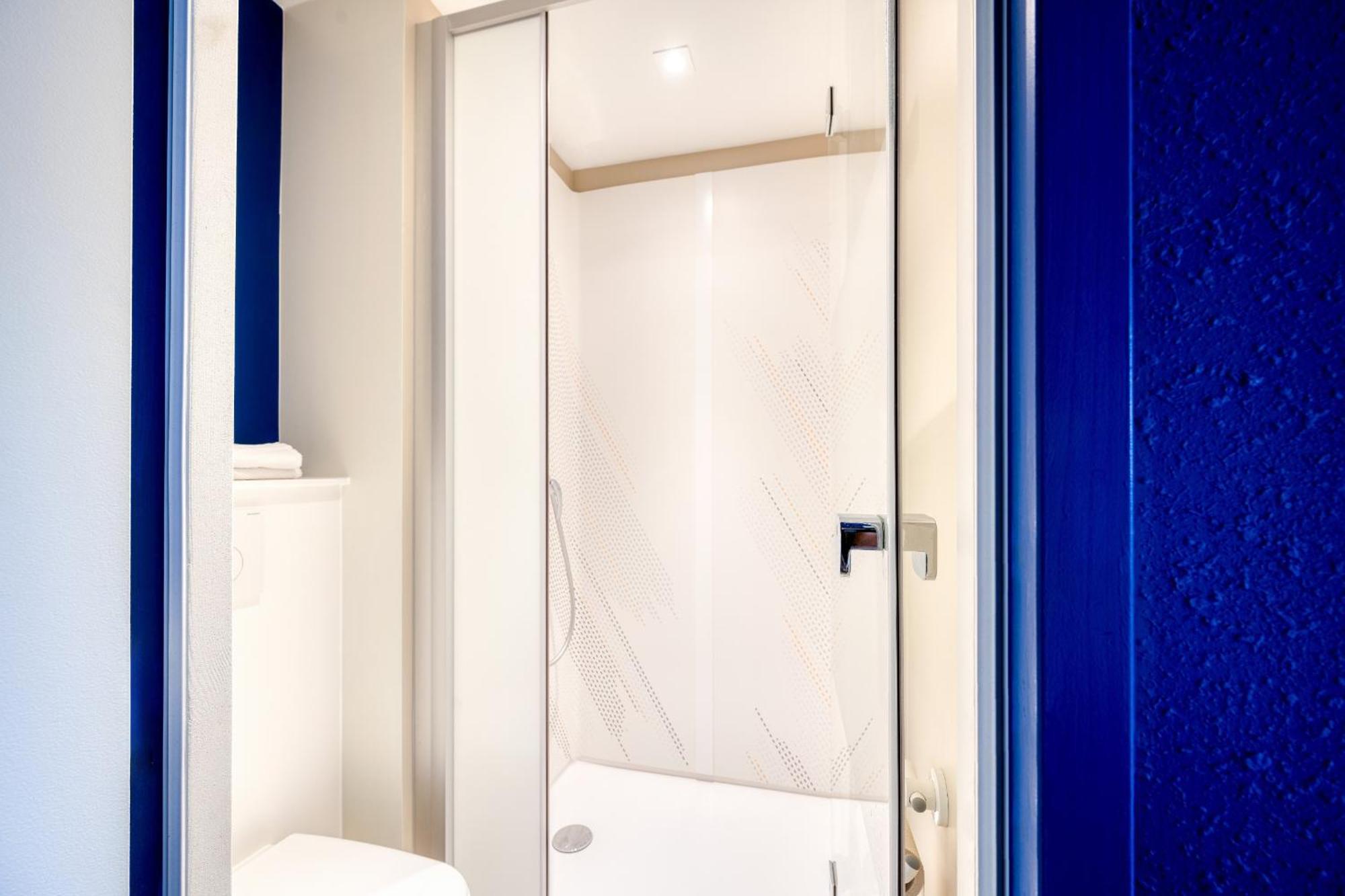 Ibis Budget Versailles - Трап Экстерьер фото